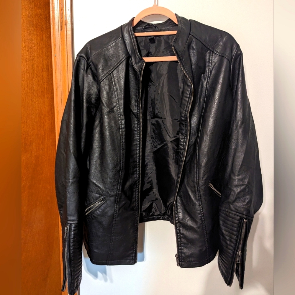 Torrid Sz 2 Black Faux Leather Jacker